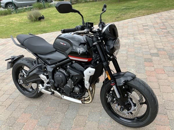 Triumph Trident 660 Black Pearl Localuxdriver